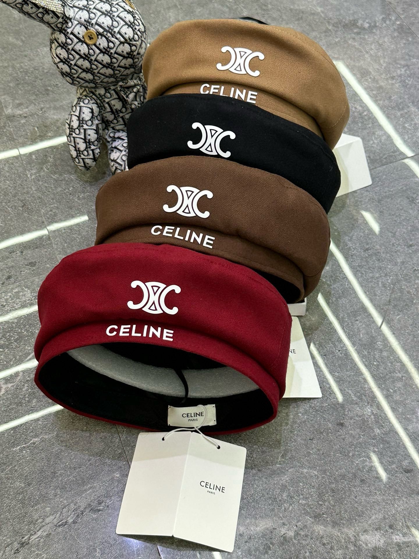 Celine beret dx26